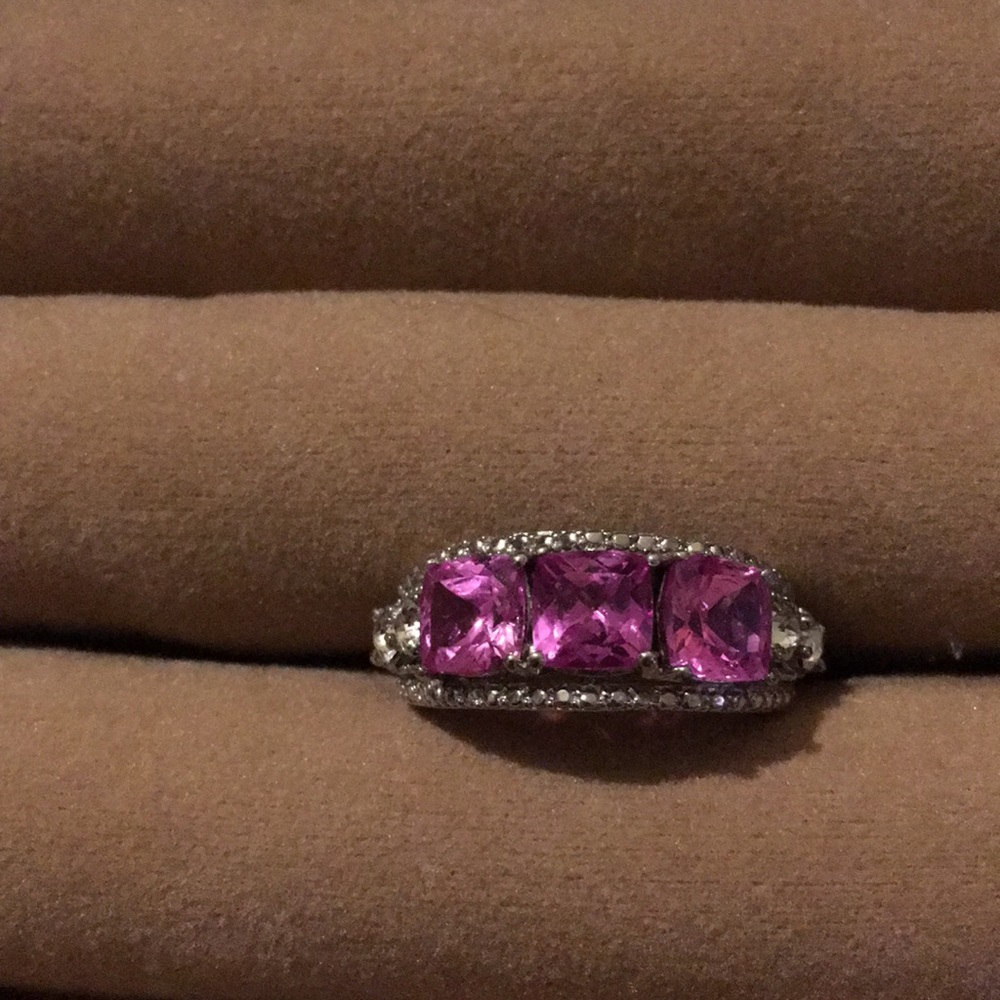Pink Safire ring in sterling silver